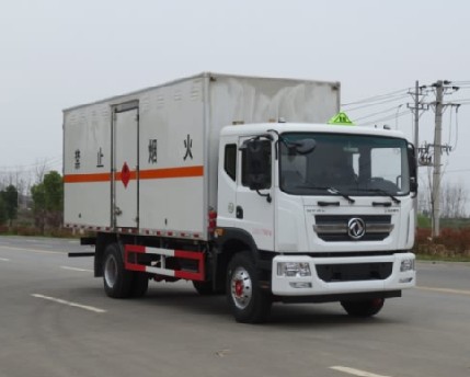 東風(fēng)D9多利卡6.2米易燃液體廂式運(yùn)輸車圖片 東風(fēng)D9多利卡6.2米易燃液體廂式運(yùn)輸車圖片