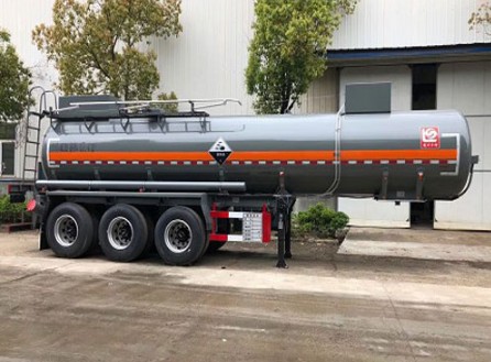 力神醒獅牌17.4方SLS9409GFWB型腐蝕性物品罐式運(yùn)輸半掛車(chē) 力神醒獅牌17.4方SLS9409GFWB型腐蝕性物品罐式運(yùn)輸半掛車(chē)