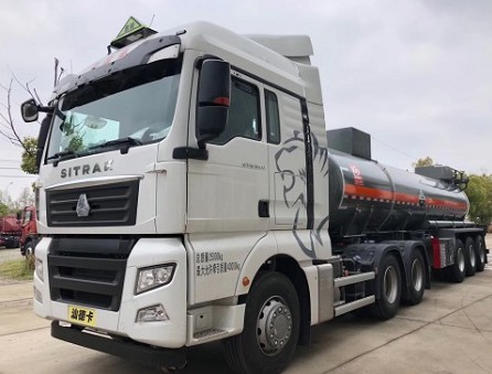 力神醒獅牌17.4方SLS9409GFWB型腐蝕性物品罐式運(yùn)輸半掛車(chē) 力神醒獅牌17.4方SLS9409GFWB型腐蝕性物品罐式運(yùn)輸半掛車(chē)
